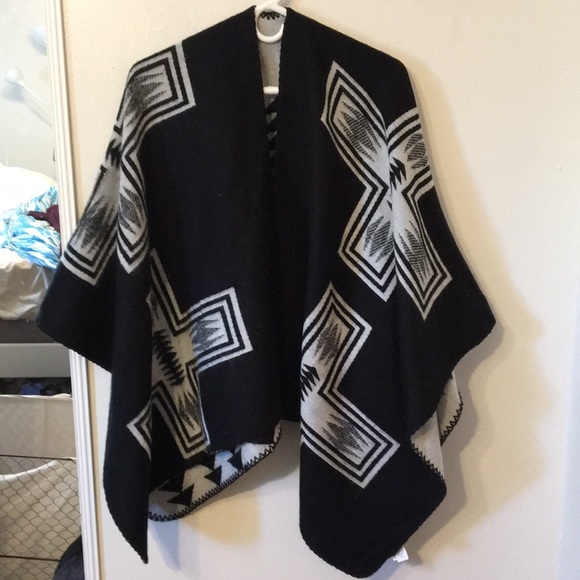 Poncho - Picture 1 of 2